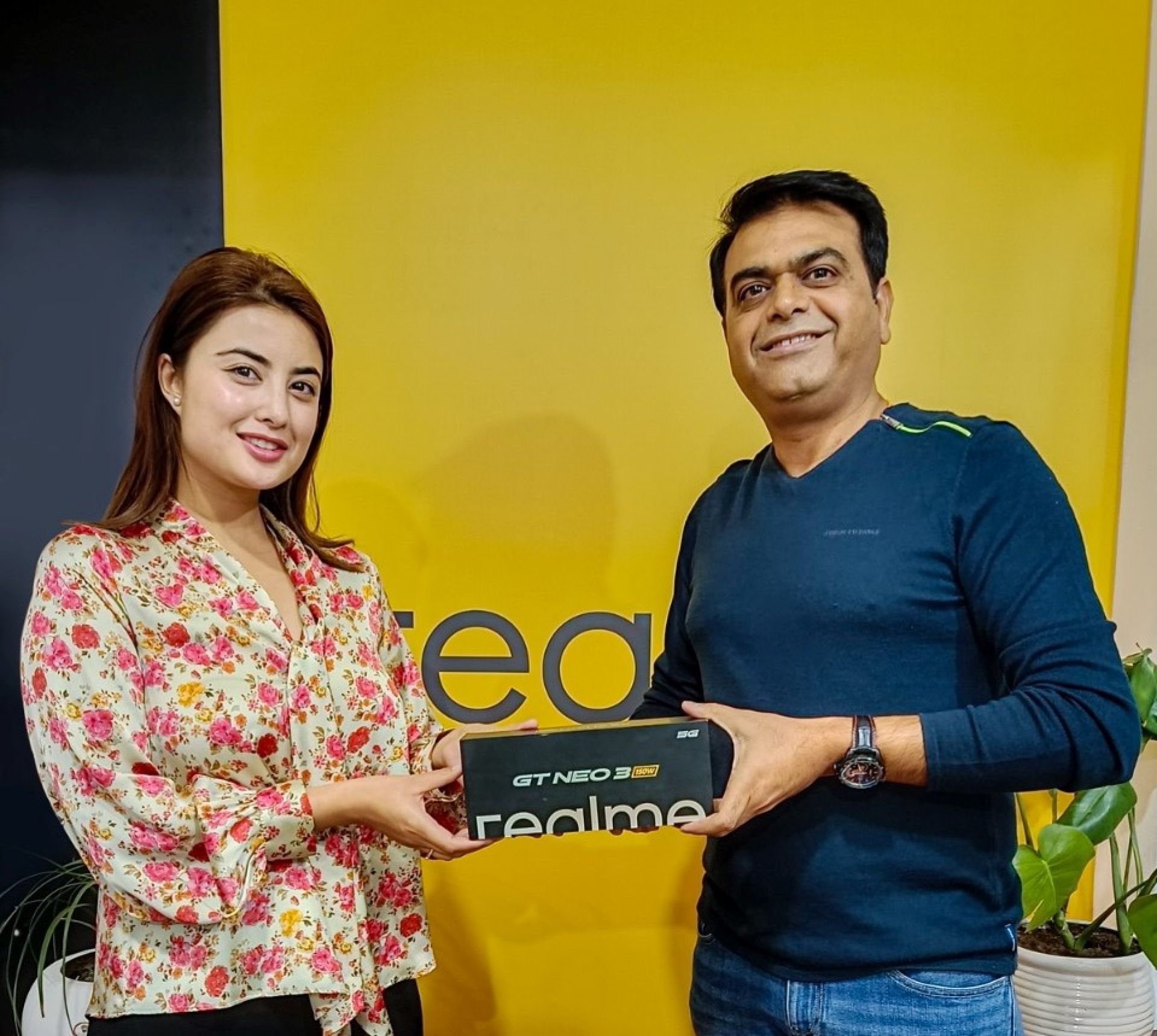 निती शाह बनिन् रियलमीको नयाँ ब्रान्ड एम्बासडर